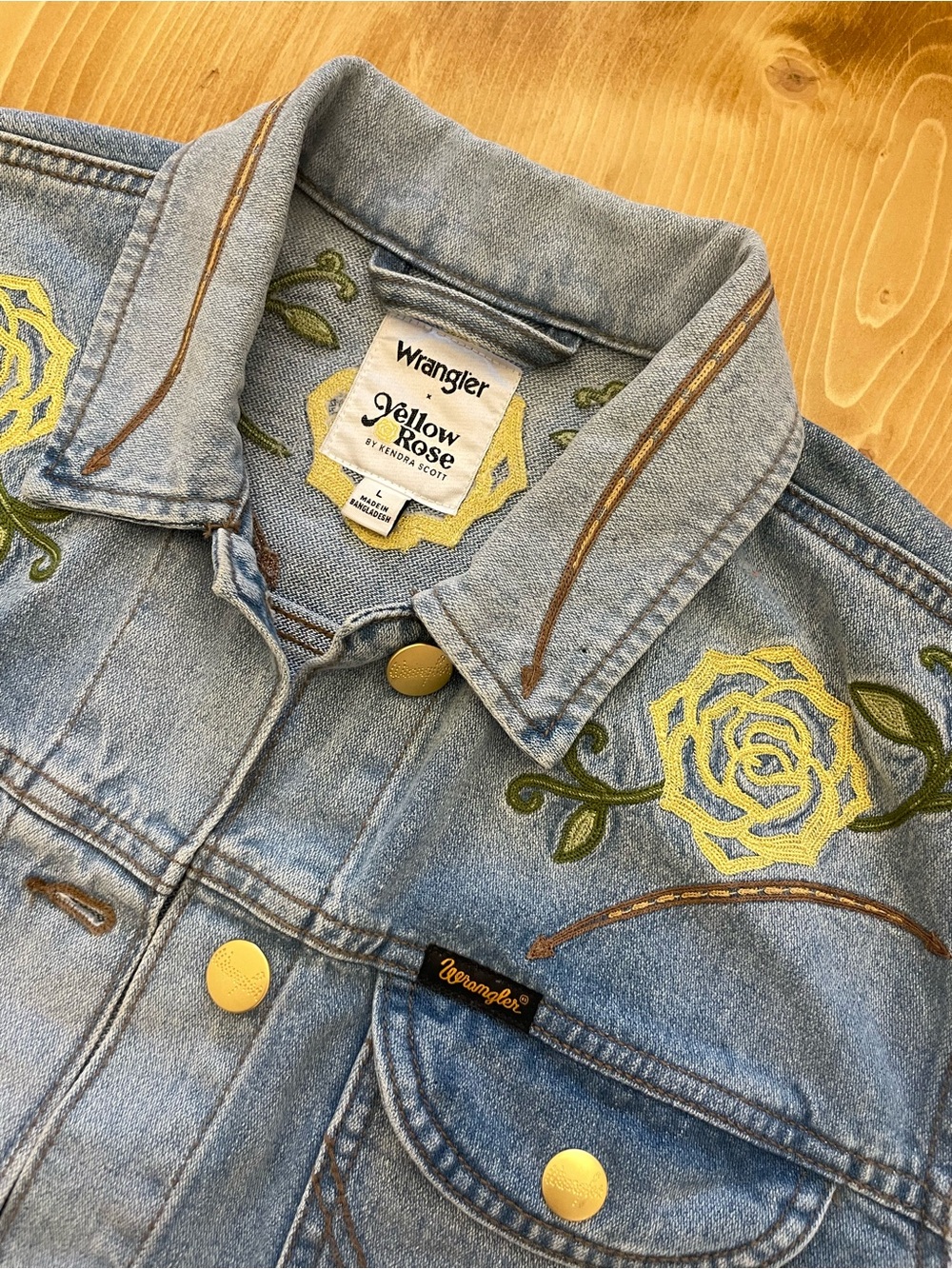 Kendra Scott X Wrangler Yellow Rose Jacket L - Picture 3 of 6